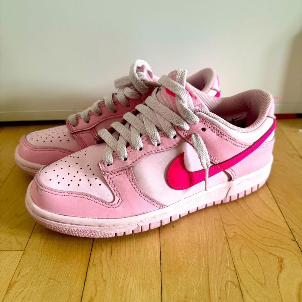 Youth Nike Dunk Low Triple Pink size Y4.5